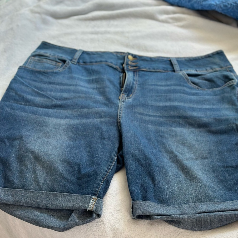 SHEIN Blue Jean Shorts Classic Denim Style